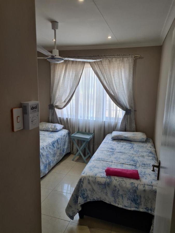 Durban Beach Getaway - Summersands, Inverter For Load Shedding, Free Wifi & Free Parking Exterior foto